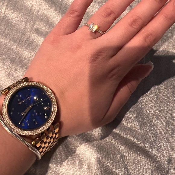 Michael Kors Watch - Picture 4 of 6